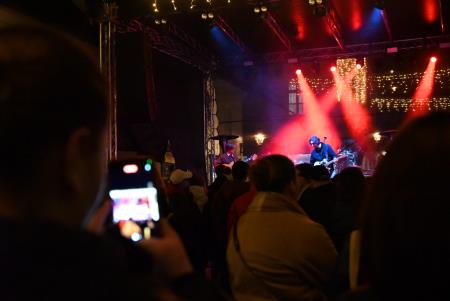 Včeraj je prvi koncert Pravljičnega Kamnik privabil število obiskovalcev (92)